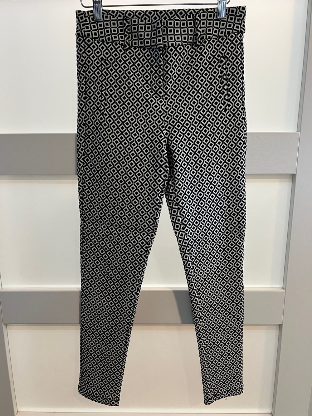 Source Unknown Black & White Geometric Skinny Pants